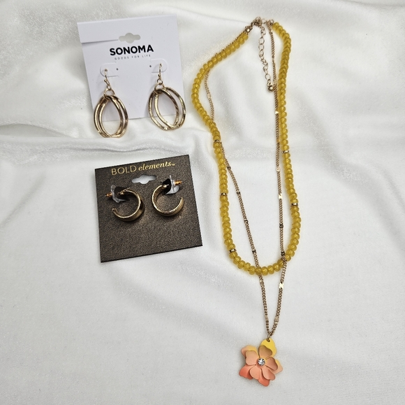Sonoma Jewelry - Women's Jewelry Set Lot of 3 Pieces Earrings Necklace Gold Tone Floral All NEW